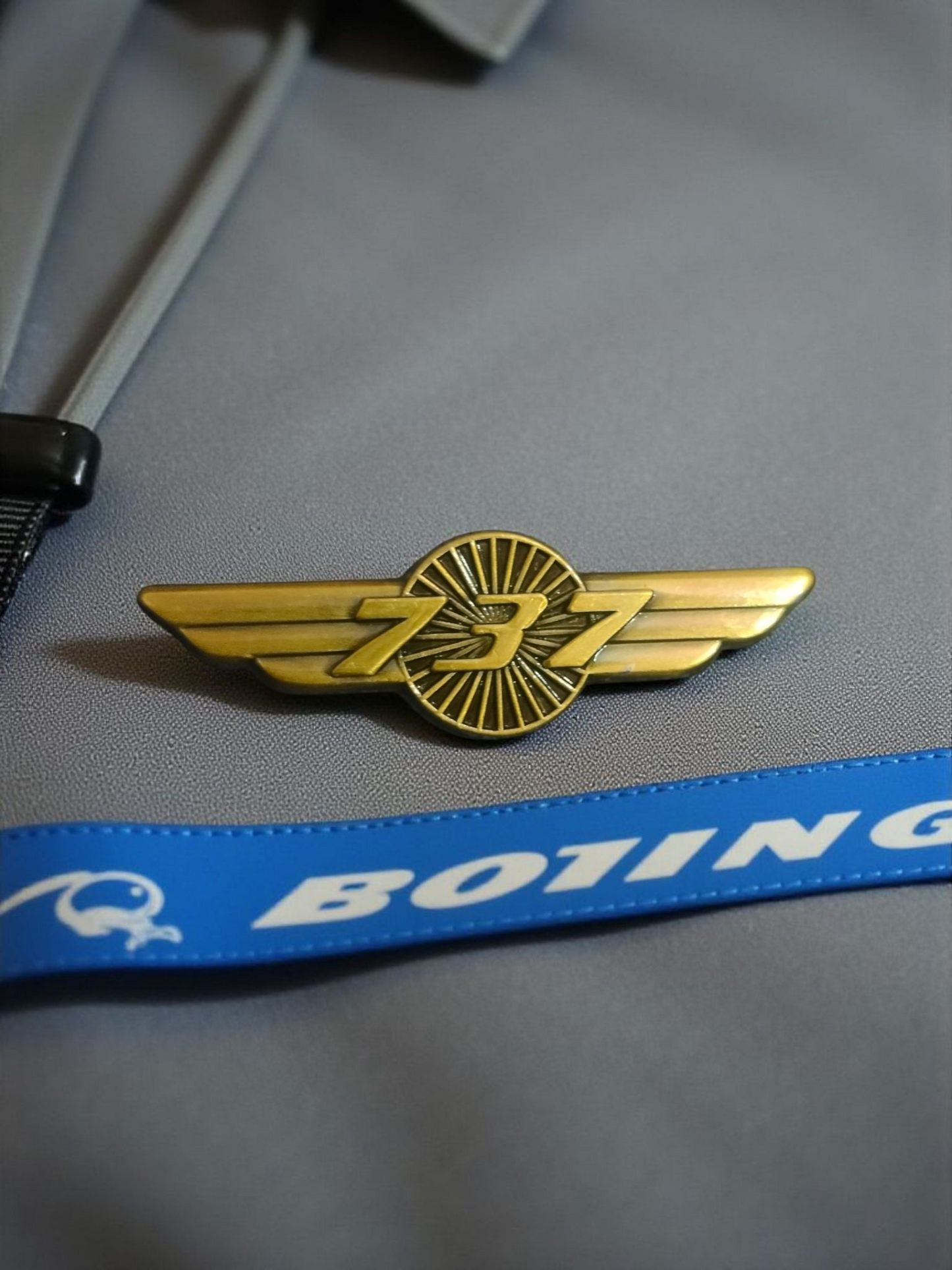 Boeing 737 Lapel Pin – Premium Metal Wings Badge for Aviation Enthusiasts