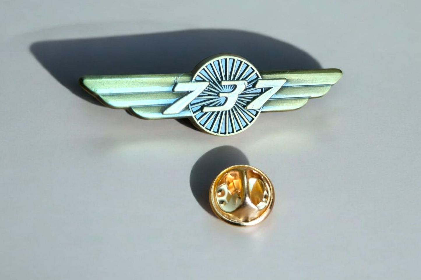 Boeing 737 Lapel Pin – Premium Metal Wings Badge for Aviation Enthusiasts